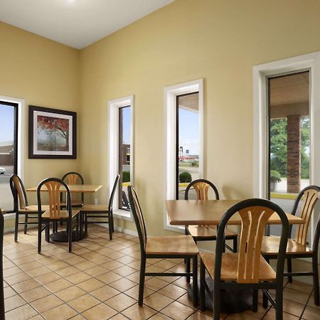 Super 8 By Wyndham Marion Motel Luaran gambar