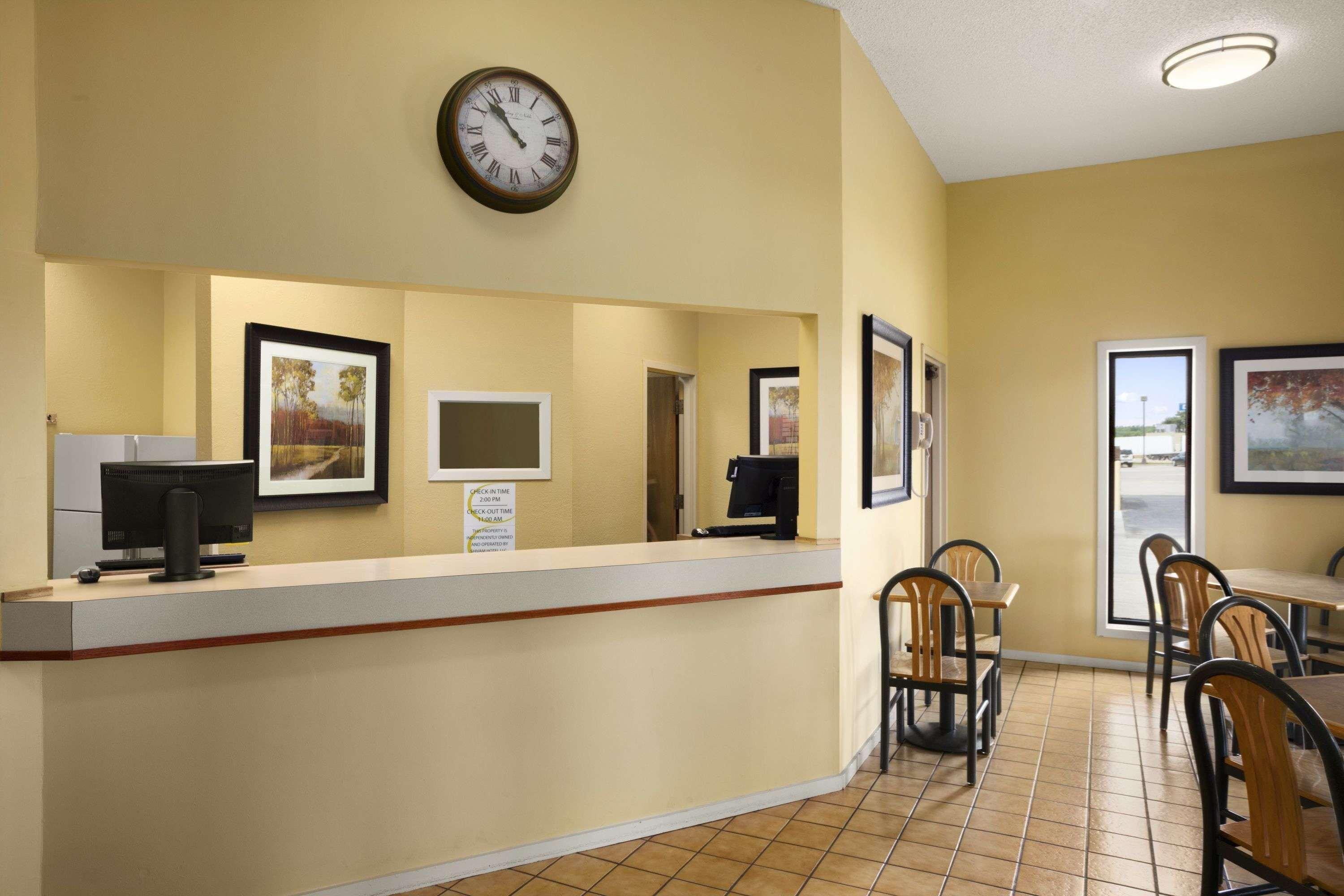 Super 8 By Wyndham Marion Motel Luaran gambar